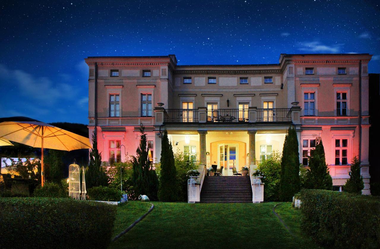 Palac Bialokosz Hotel ภายนอก รูปภาพ